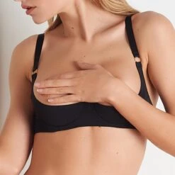 Maison Close Soutien-gorge Seins Nus Tapage Nocturne